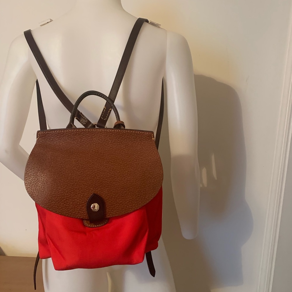 Dooney and bourke backpack - Picture 3 of 8